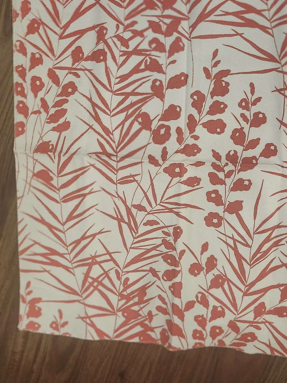 Fabric Scraps for Crafts and Decoration, 25x25 Inches – 14 Pieces